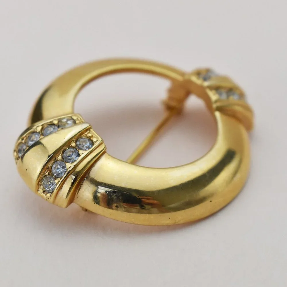 Open circle brooch gold tone, accent round rhinestone brooch